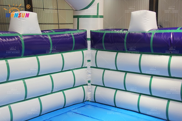 Inflatable jumping castle with knights (6)