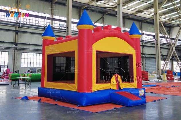 custom outdoor inflatable jumping castle
